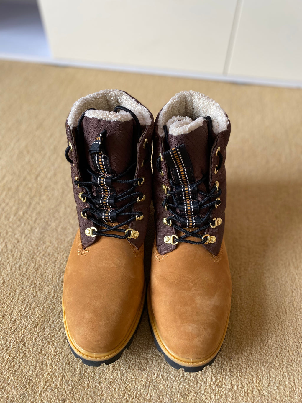 Timberland 6 inch Fur Lined Boots - Size 10.5-Second Style-Second Style