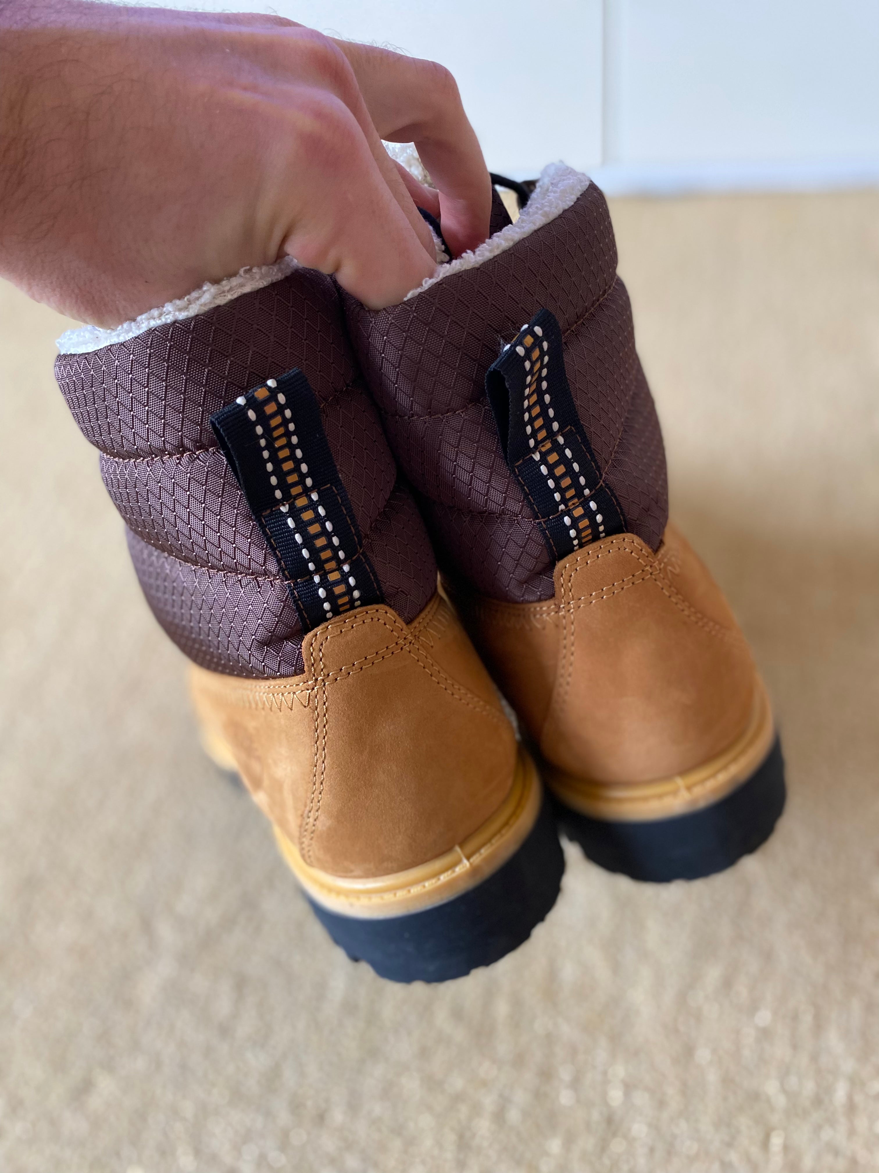 Timberland 6 inch Fur Lined Boots - Size 10.5-Second Style-Second Style