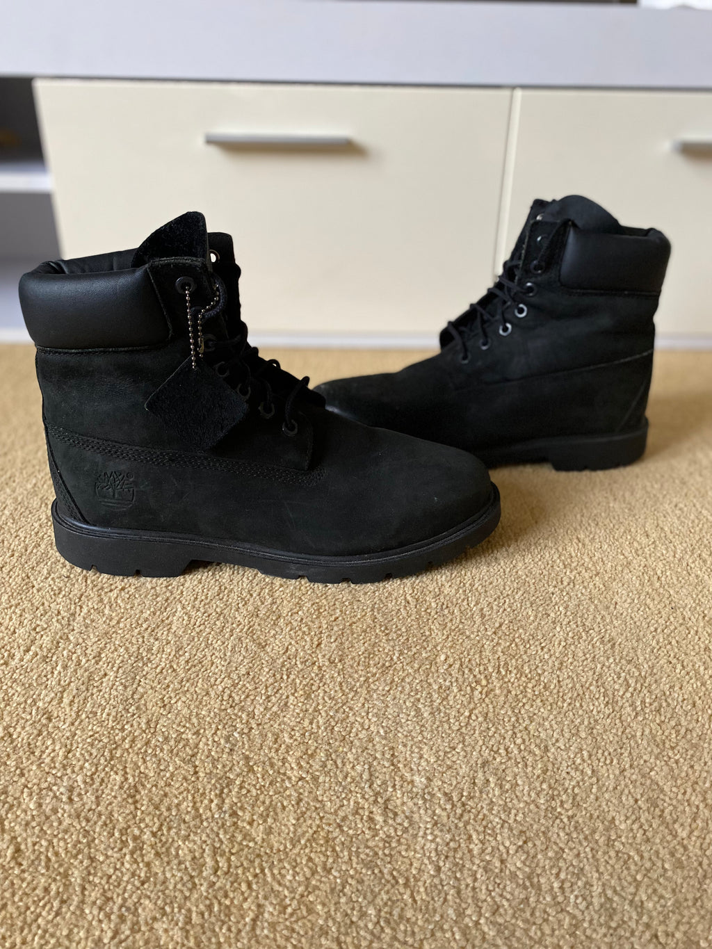 Timberland 6 inch Premium Black Boots - Size 8-Second Style-Second Style