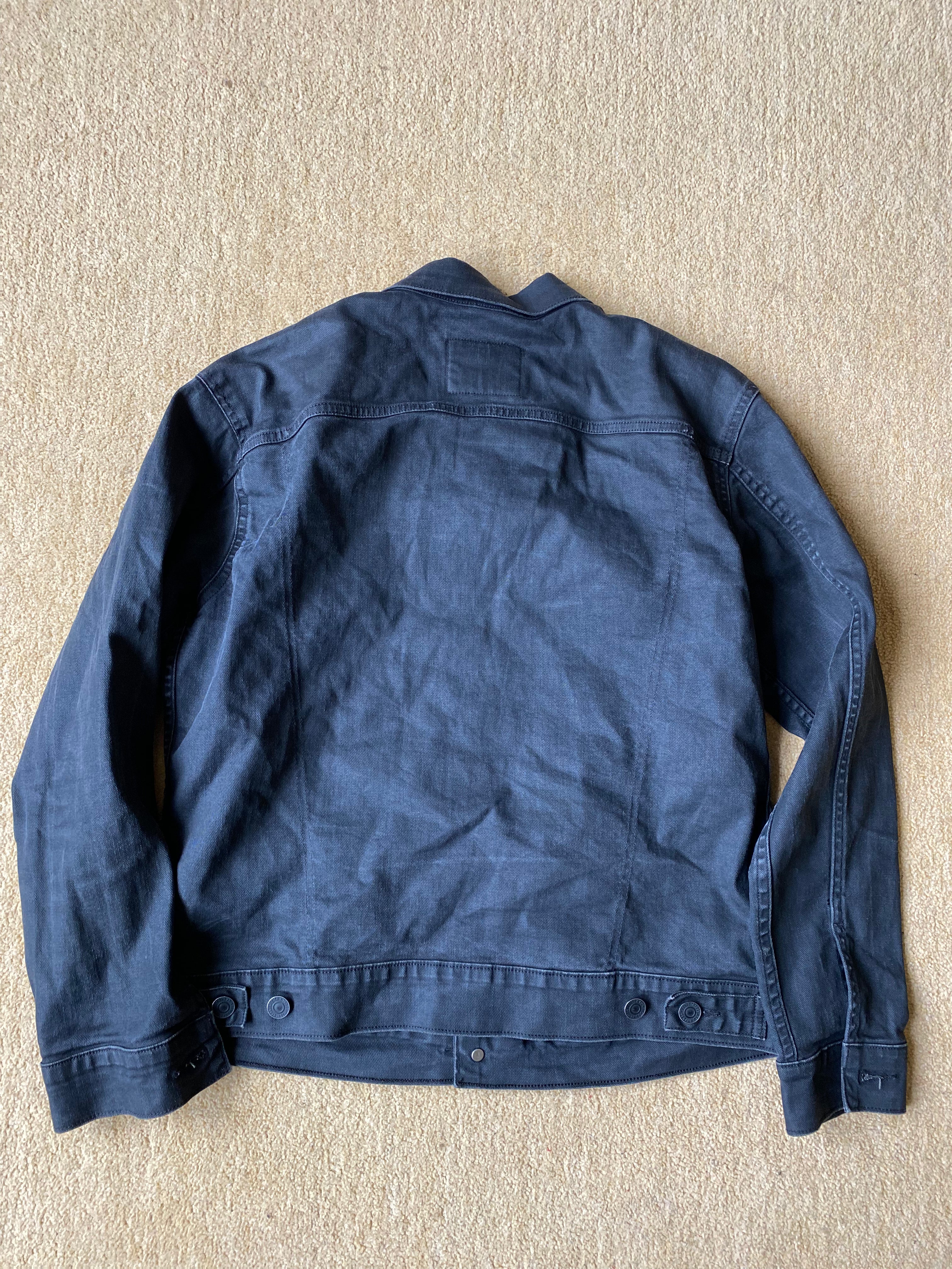 Levi's Denim Jacket- Size Medium
