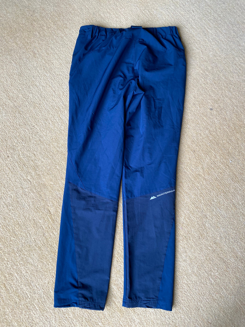 Monterrain Tracksuit - Size Medium