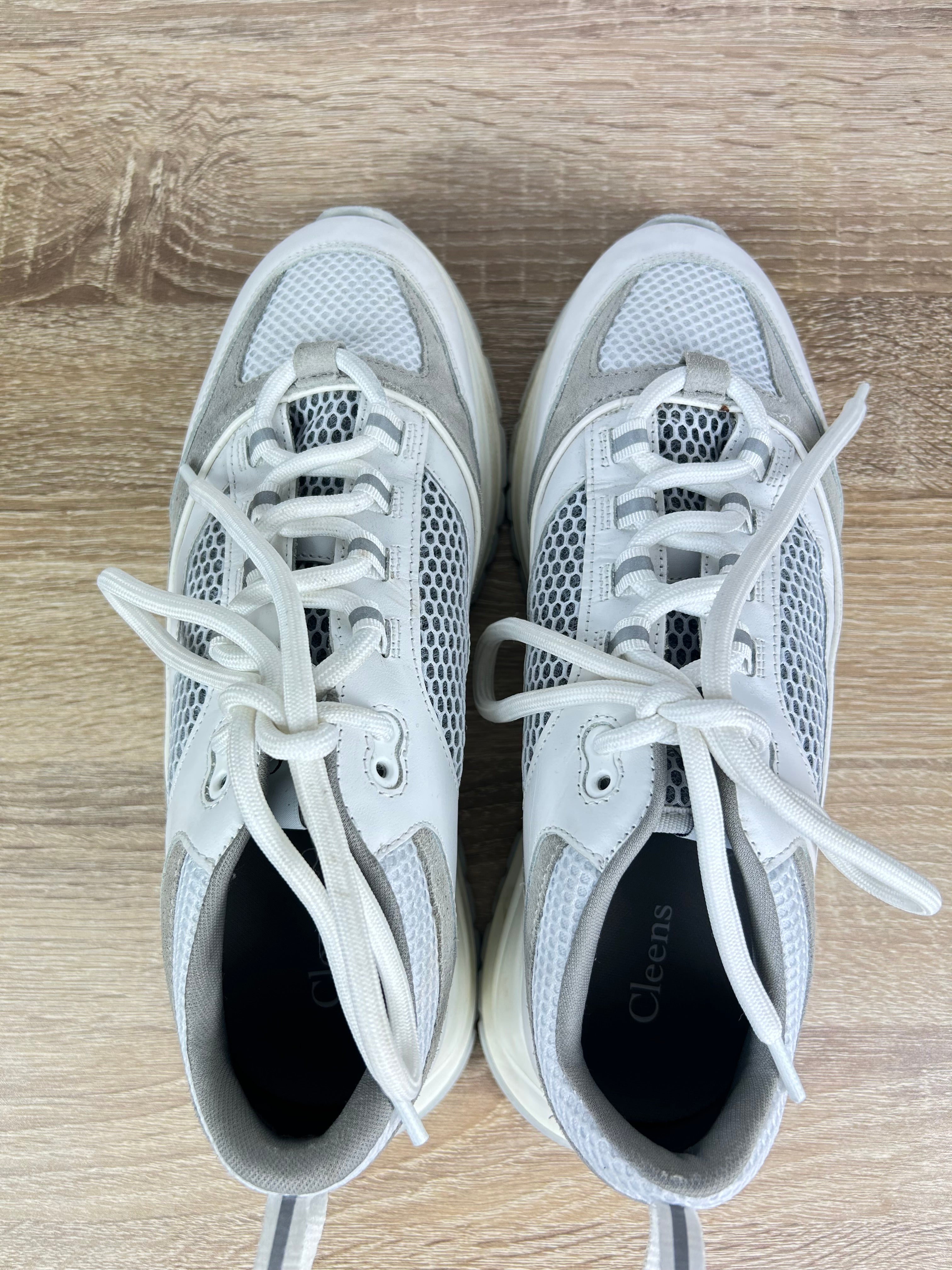 Cleens Essential Runners - Size 9