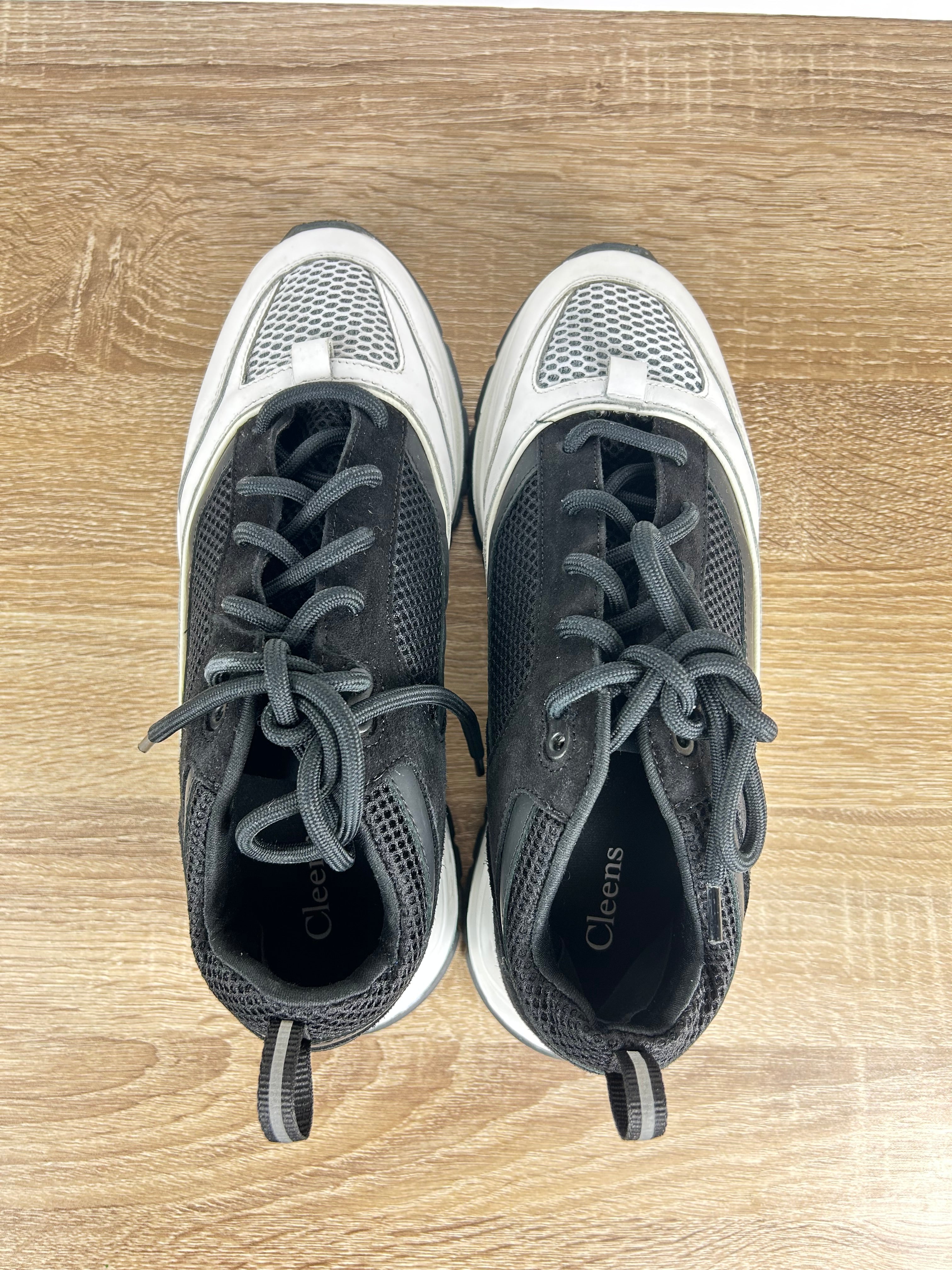 Cleens Essential Runners - Size 8