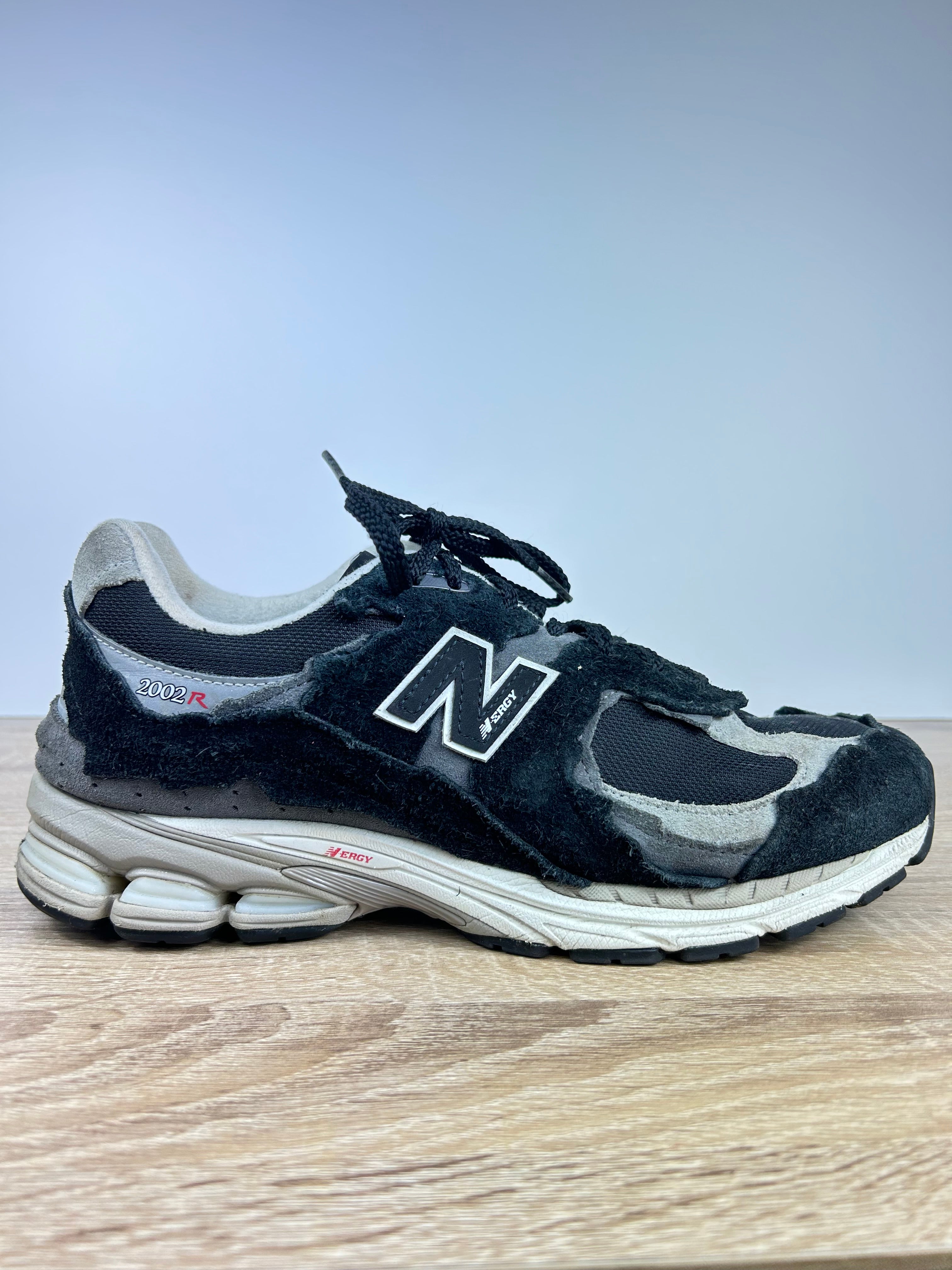 New Balance 2002r Protection Pack Trainers - Size 10