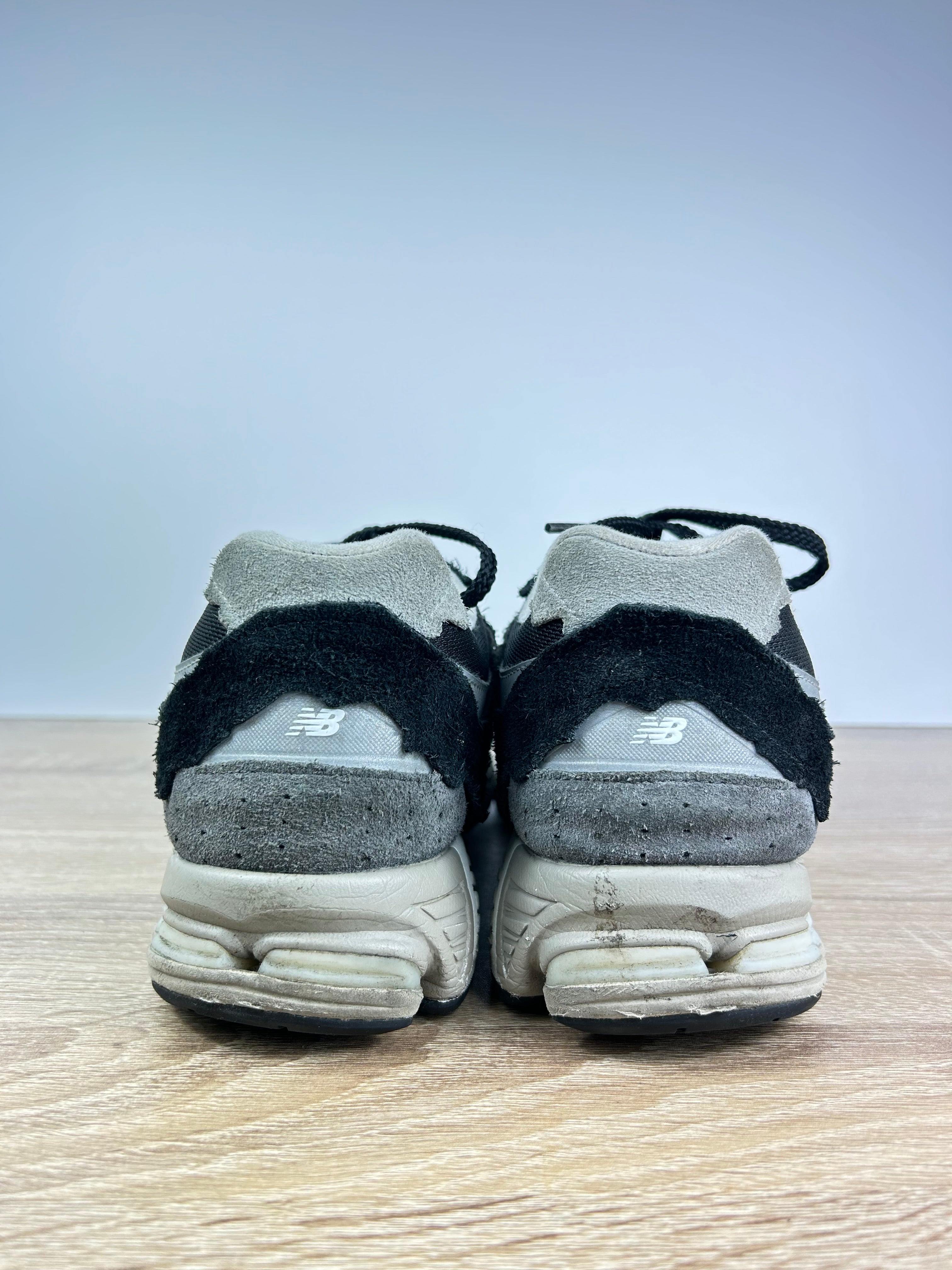 New Balance 2002r Protection Pack Trainers - Size 10