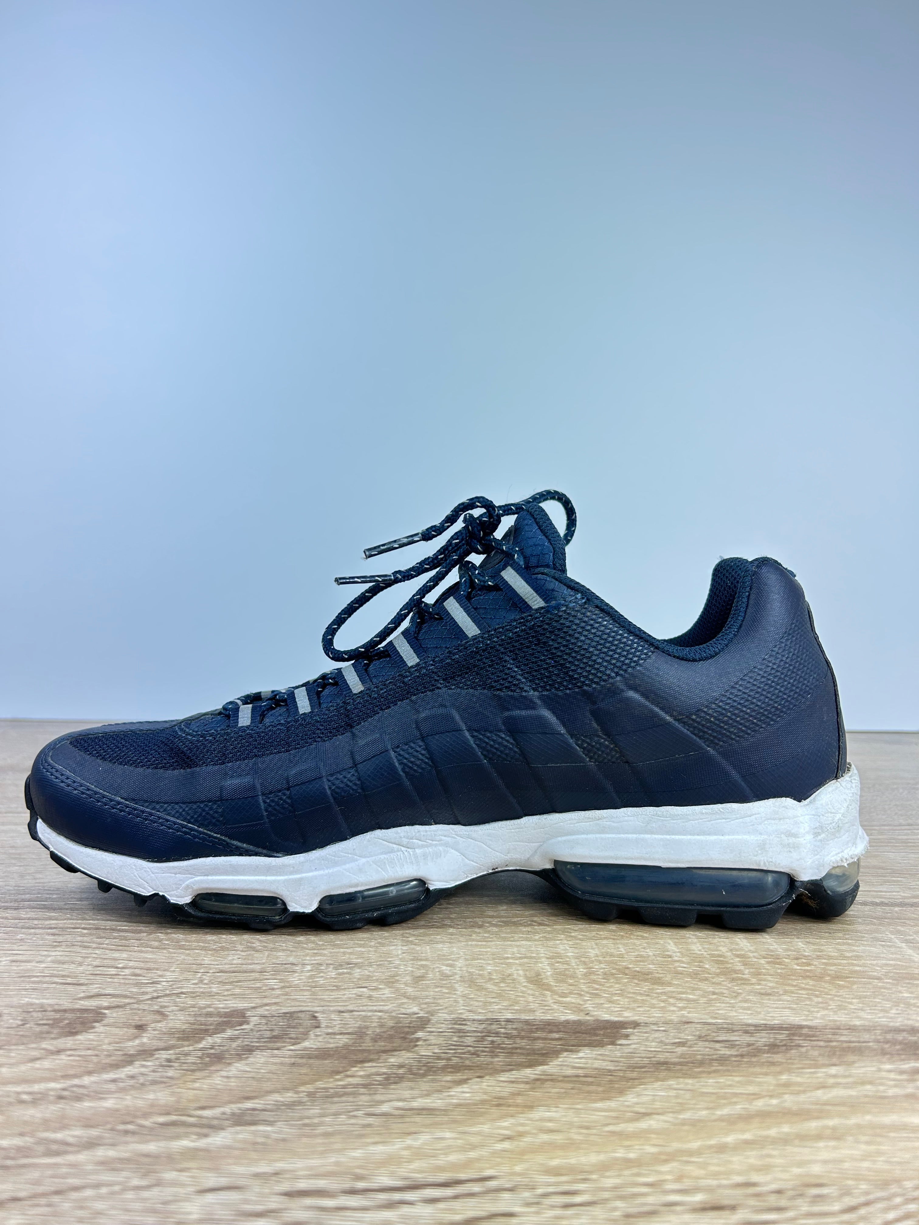 Nike Air Max 95 Trainers - Size 9