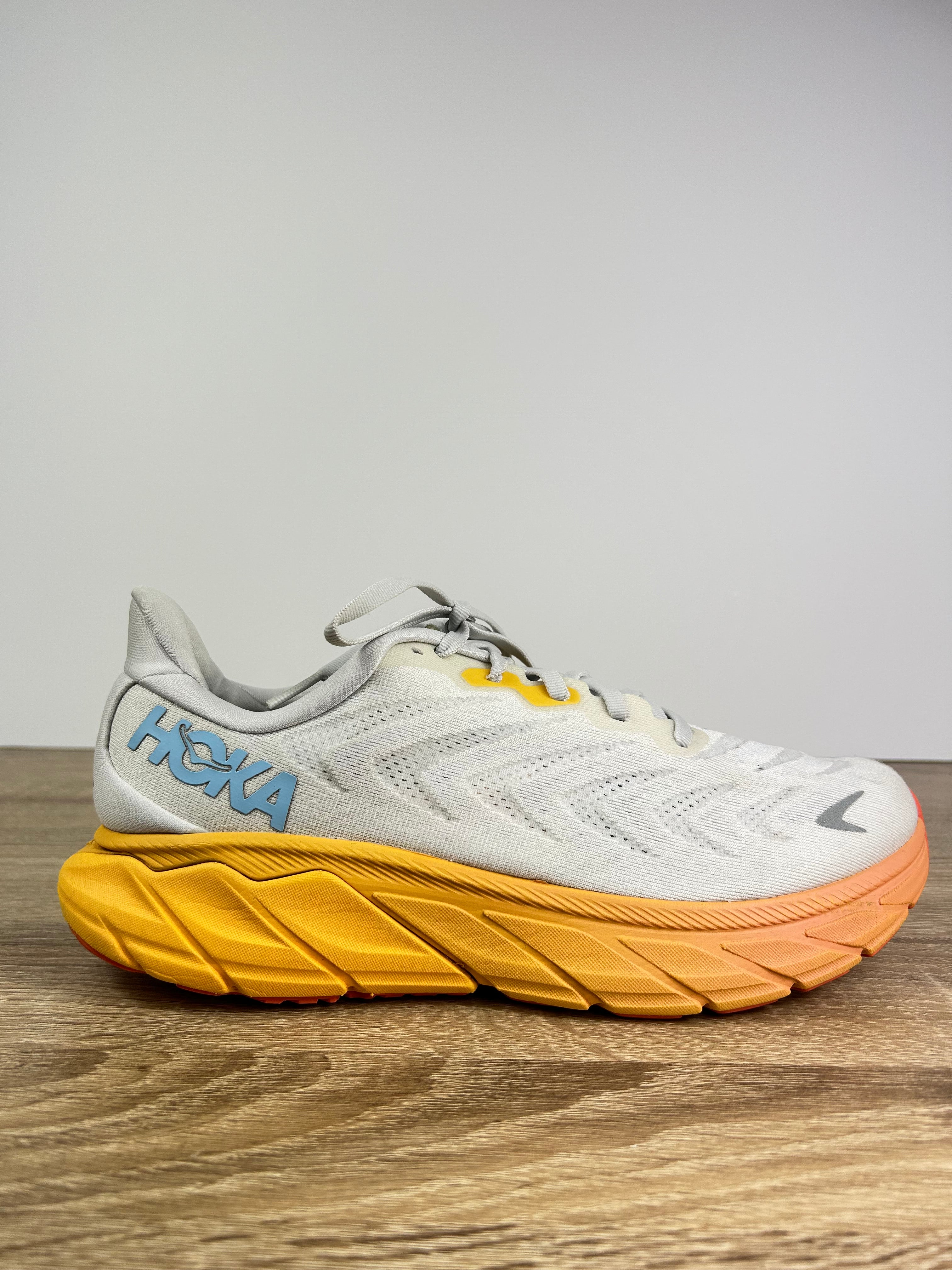 Hoka Arahi 6 Running Shoes - Size 7.5