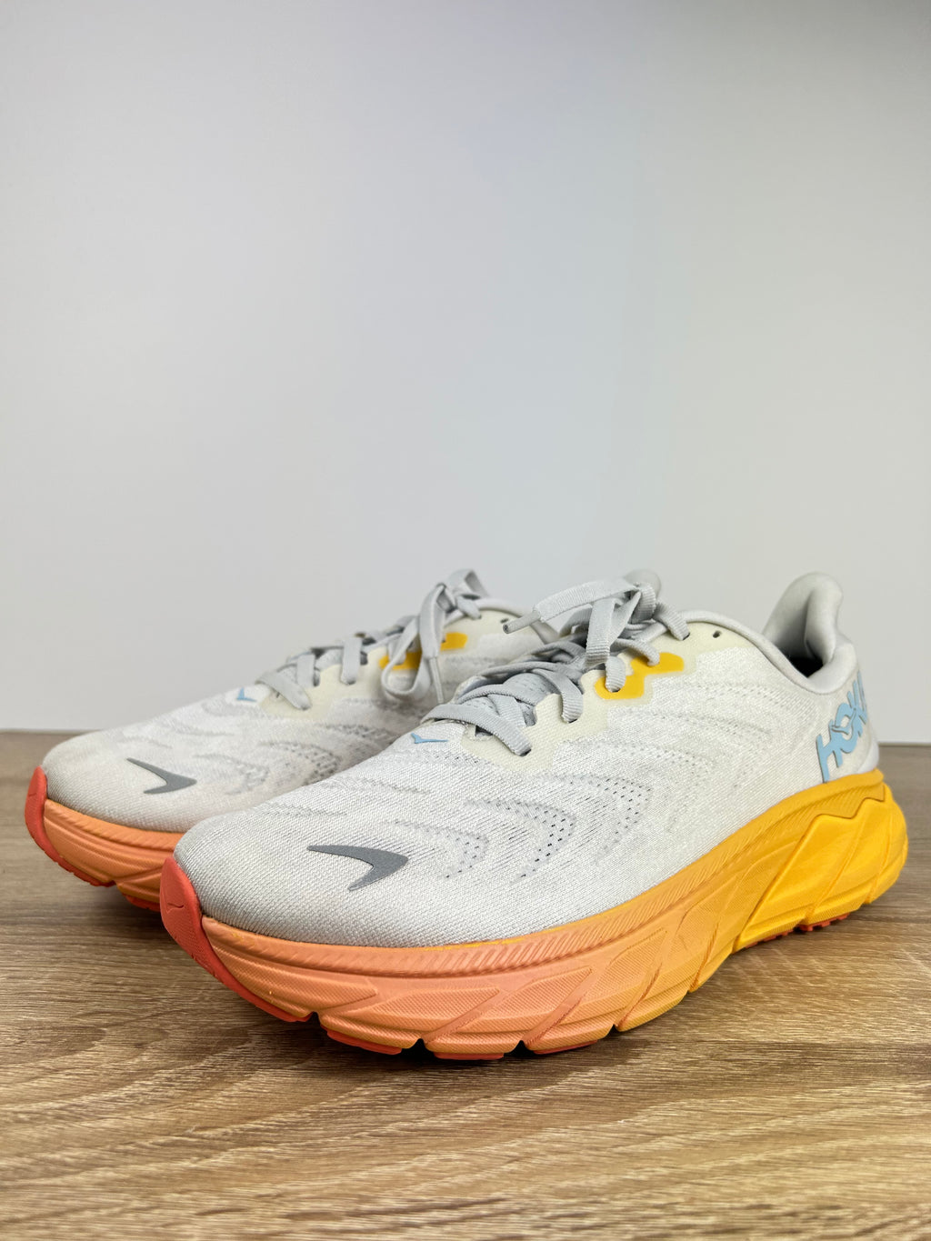 Hoka Arahi 6 Running Shoes - Size 7.5