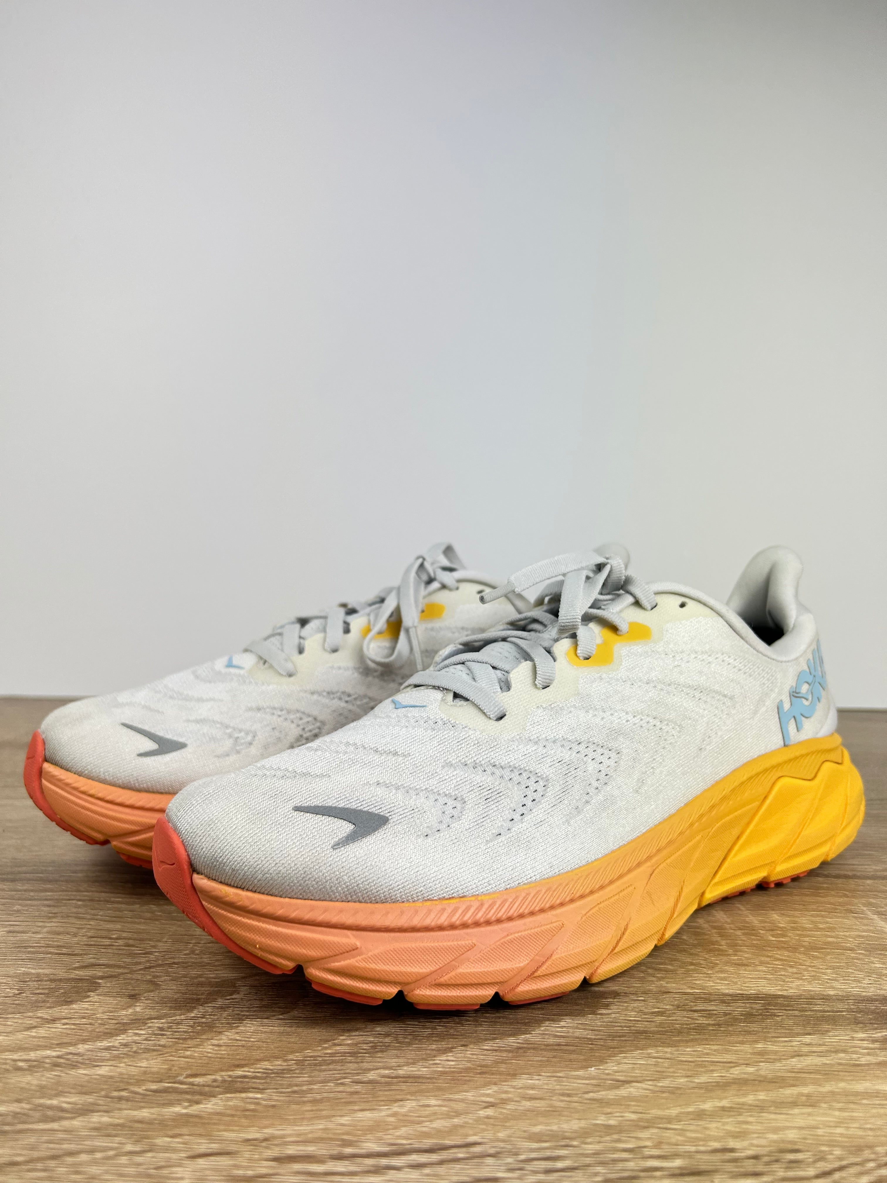 Hoka Arahi 6 Running Shoes - Size 7.5