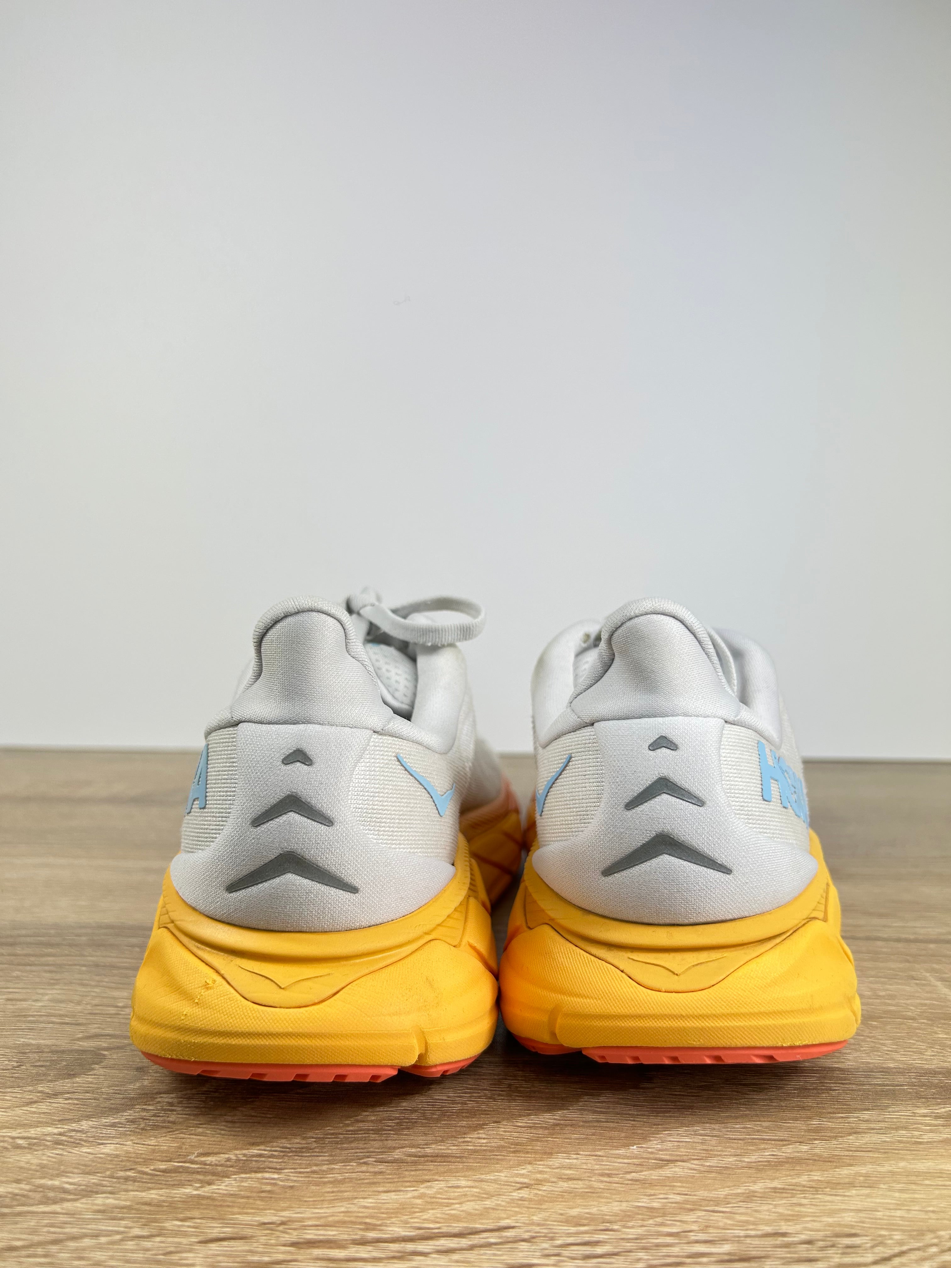 Hoka Arahi 6 Running Shoes - Size 7.5