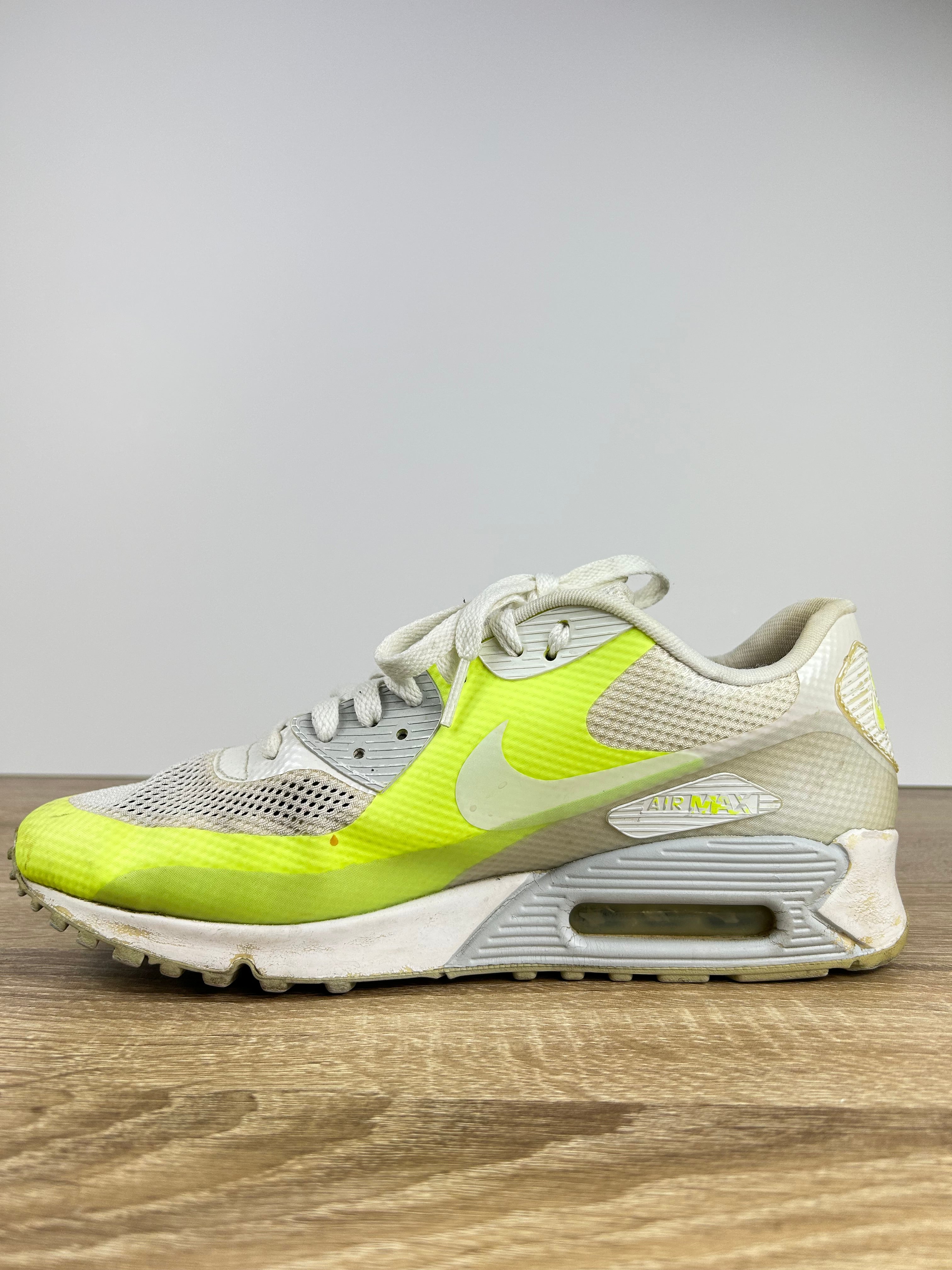 Nike Air Max 90 Trainers - Size 8