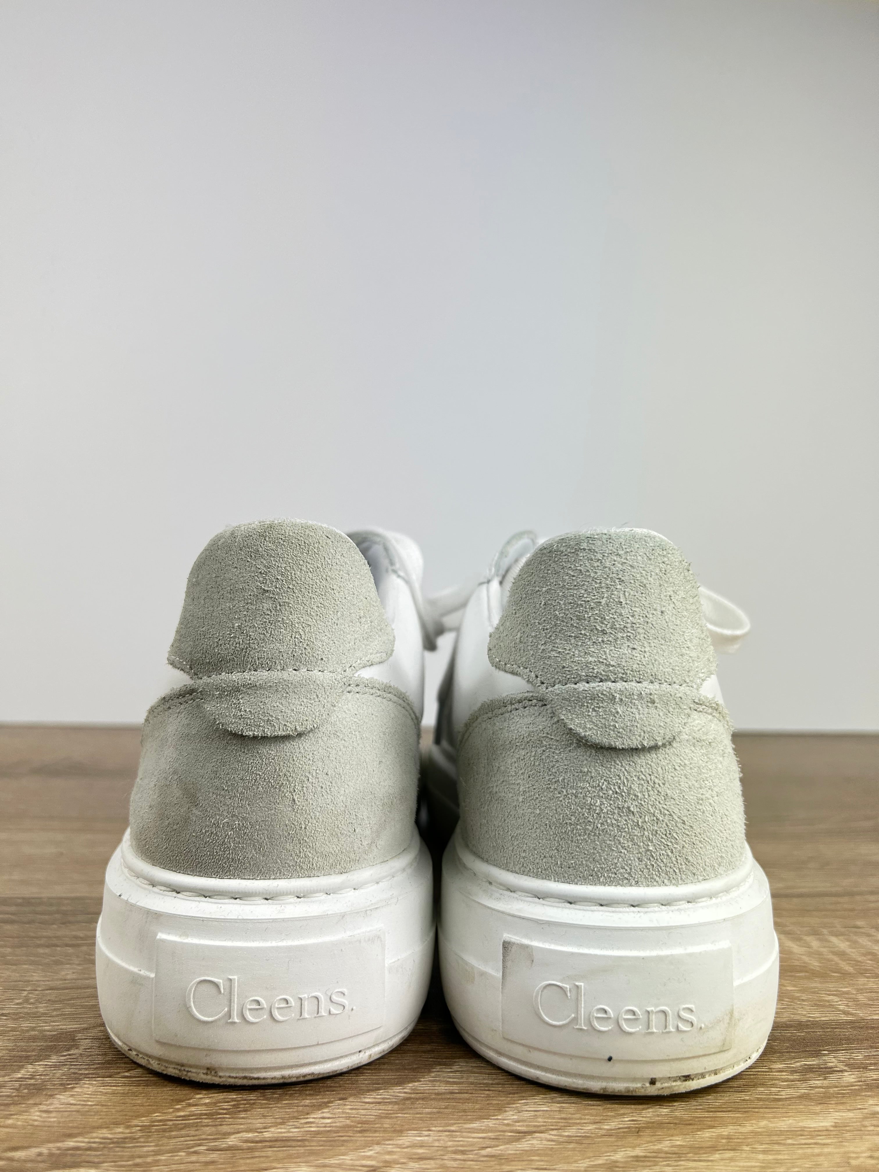 Cleens Court Trainers - Size 10