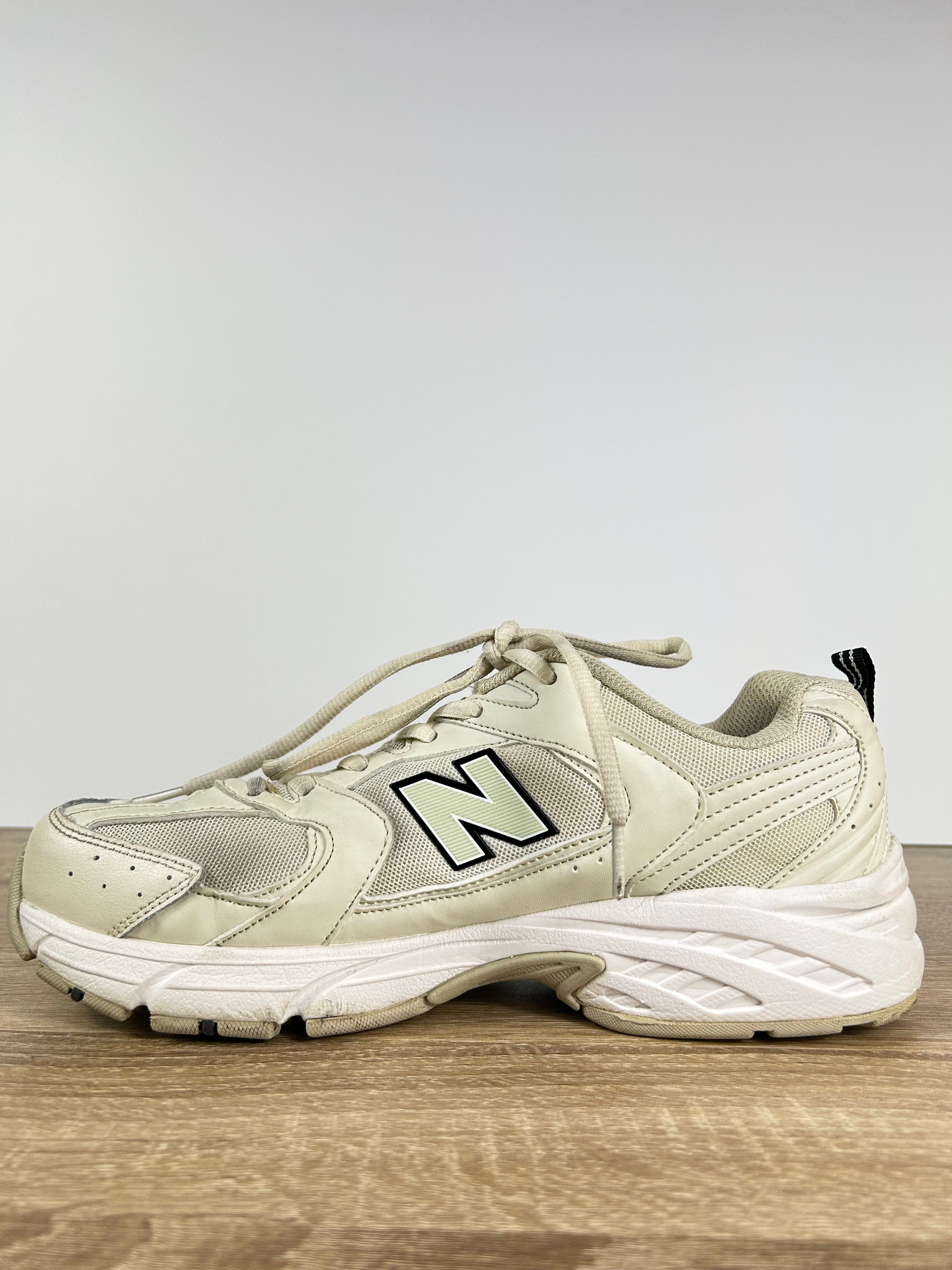 New Balance 530 Trainers - Size 8