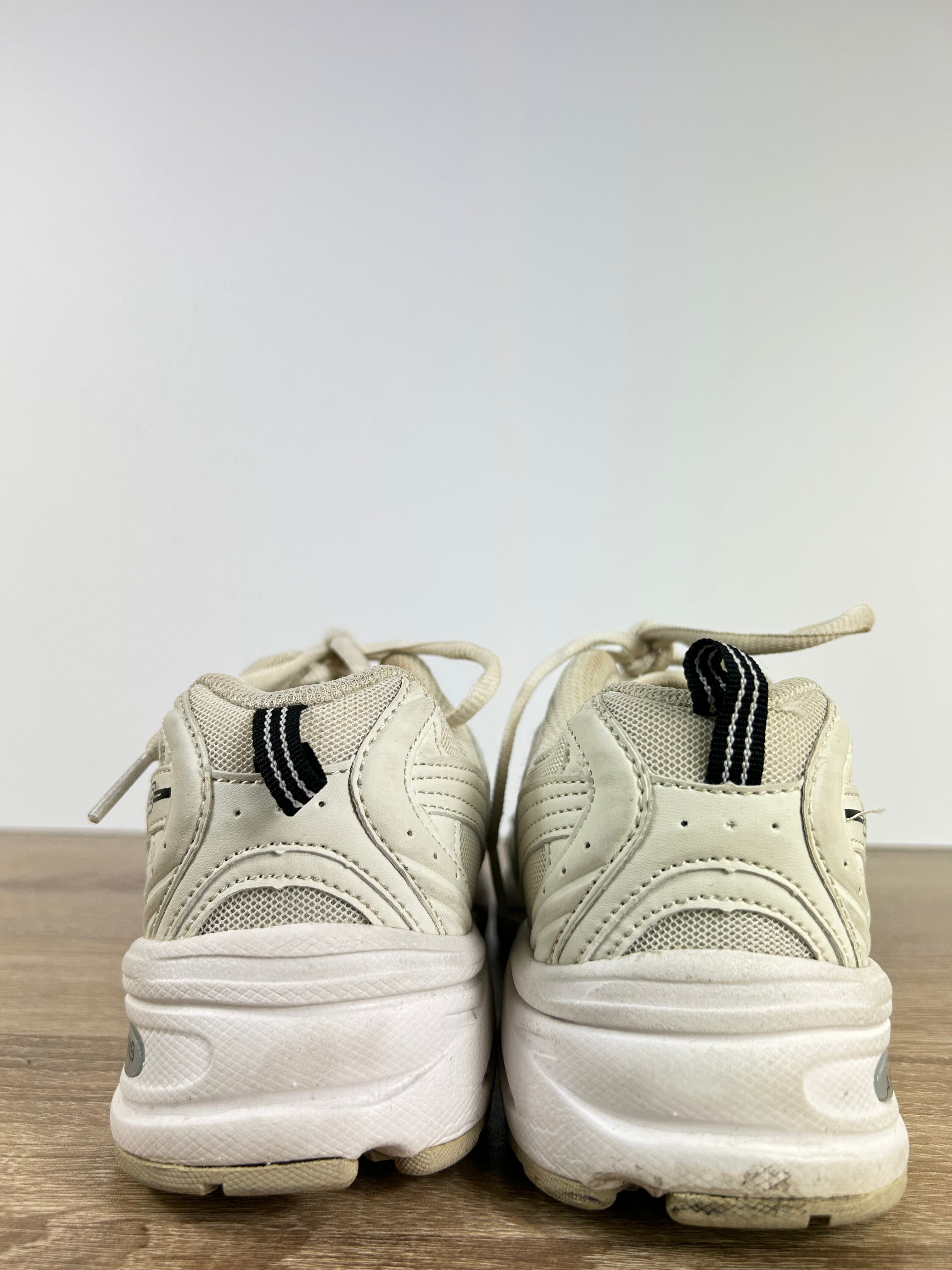 New Balance 530 Trainers - Size 8