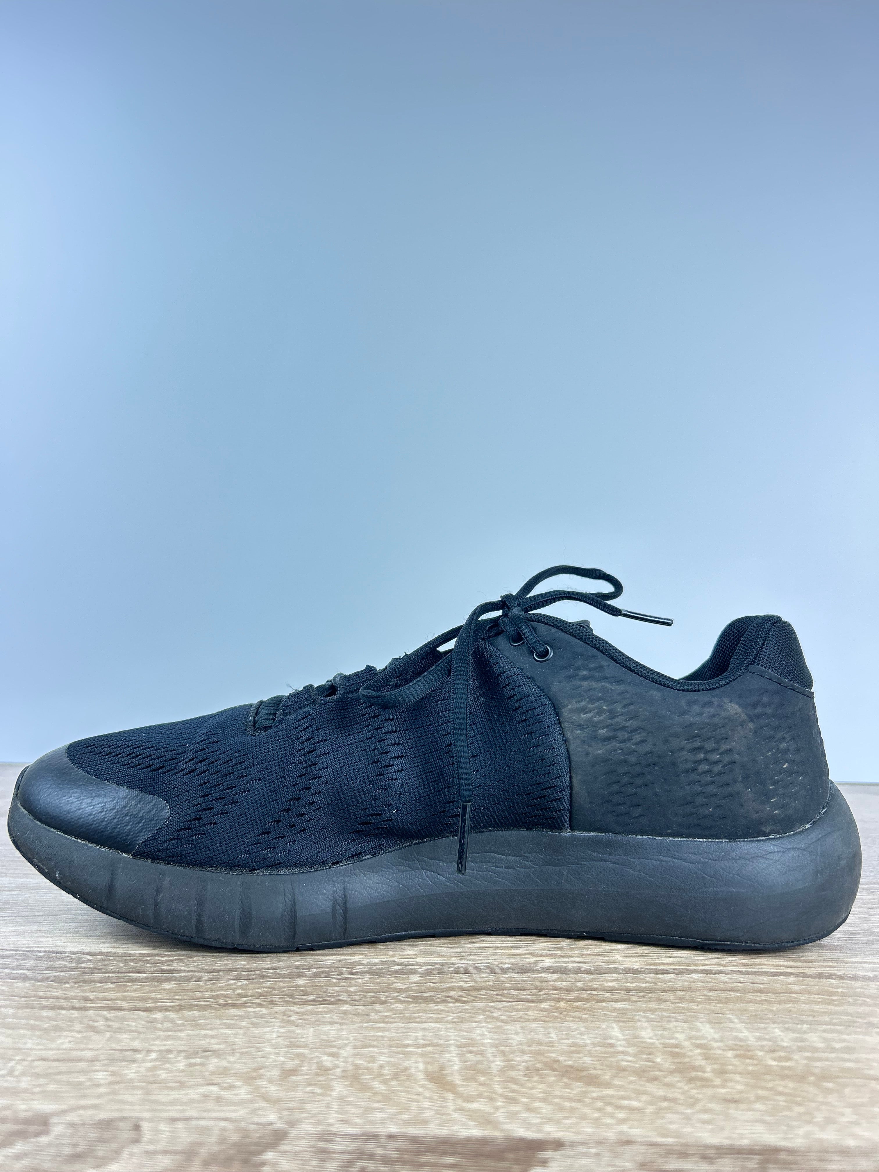 Under Armour Trainers - Size 8.5