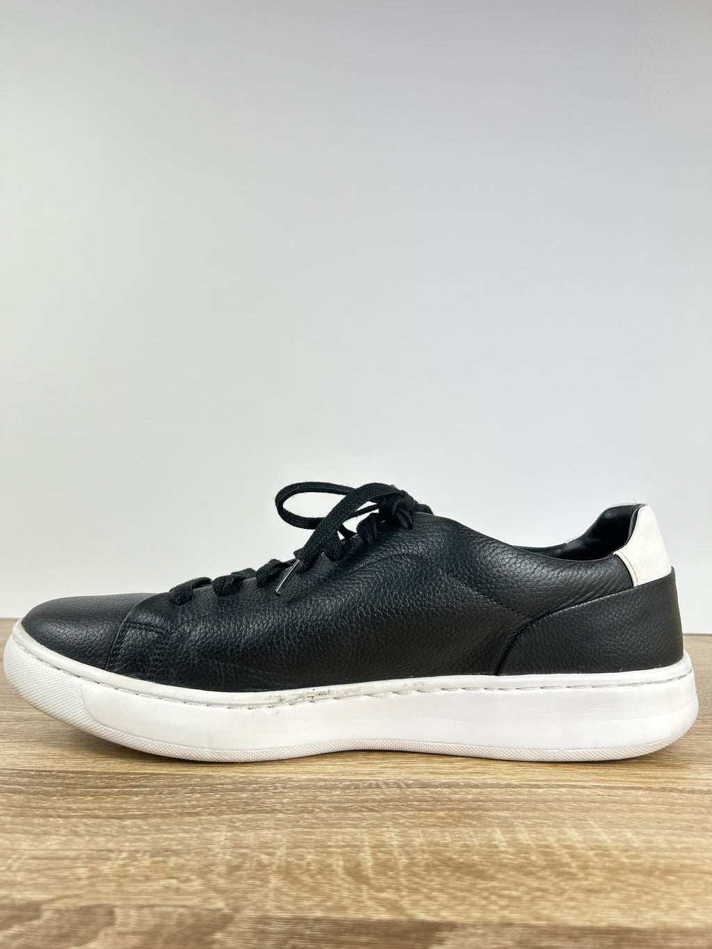 Calvin Klein Trainers - Size 10