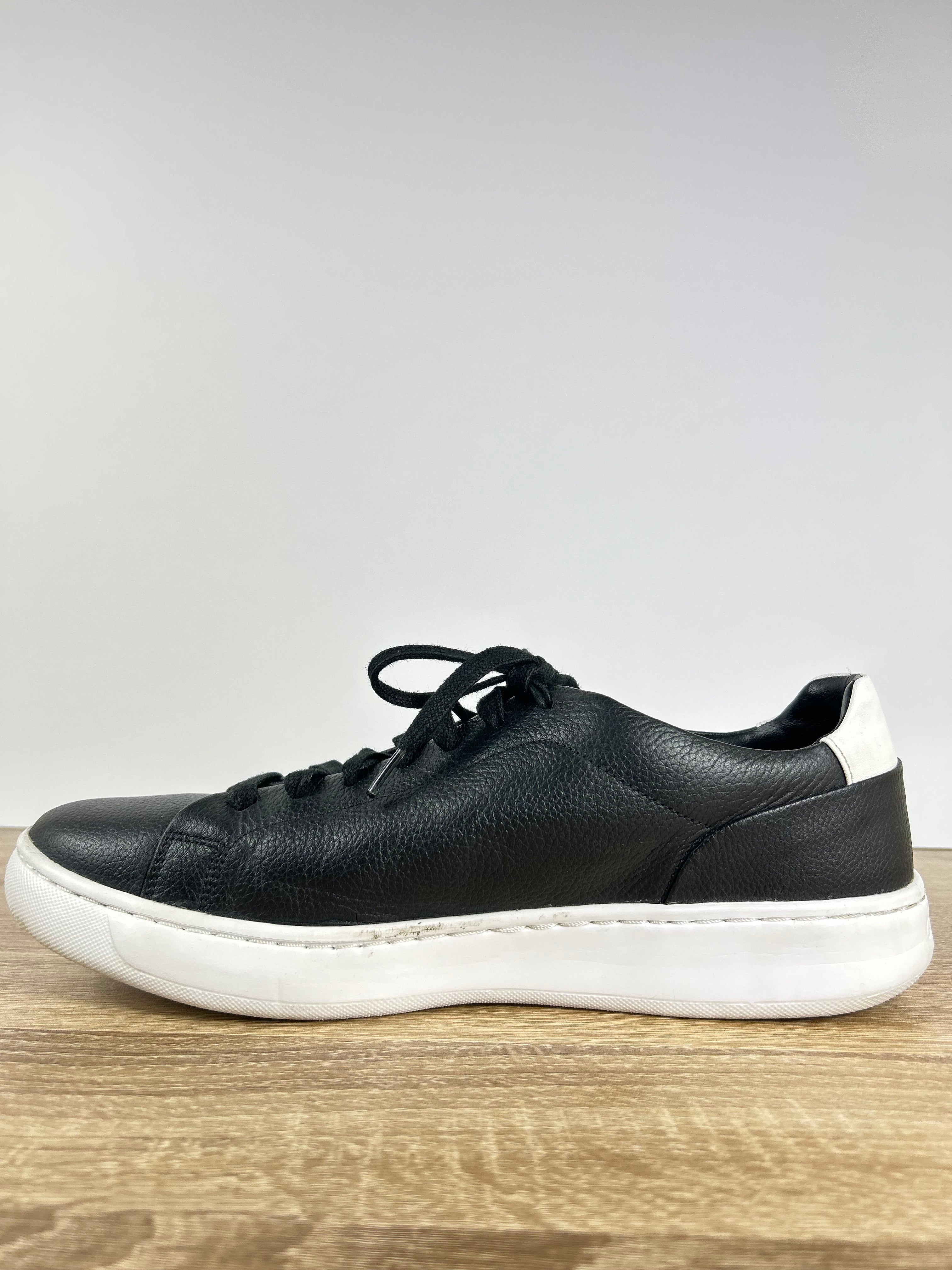 Calvin Klein Trainers - Size 10