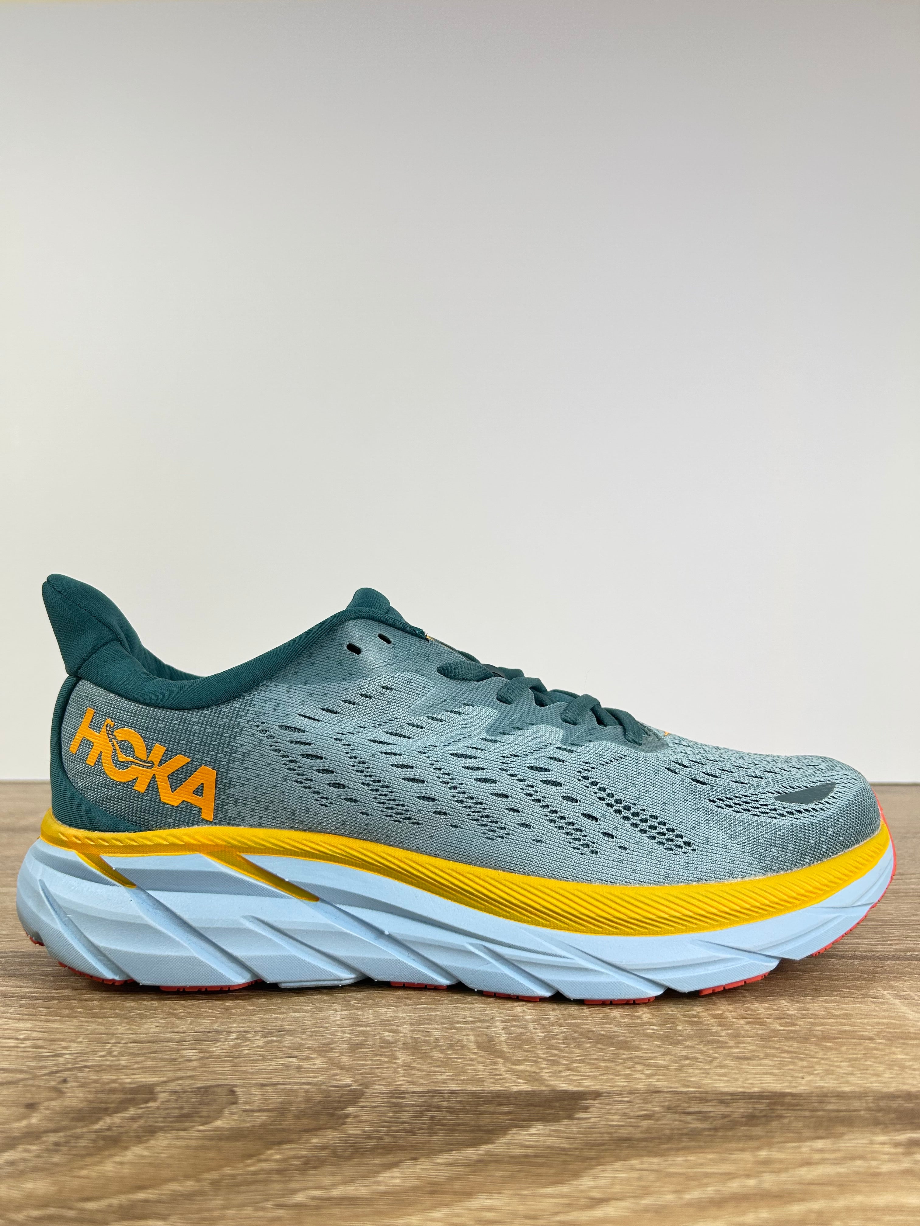 Hoka Clifton 8 Running Shoes - Size 9