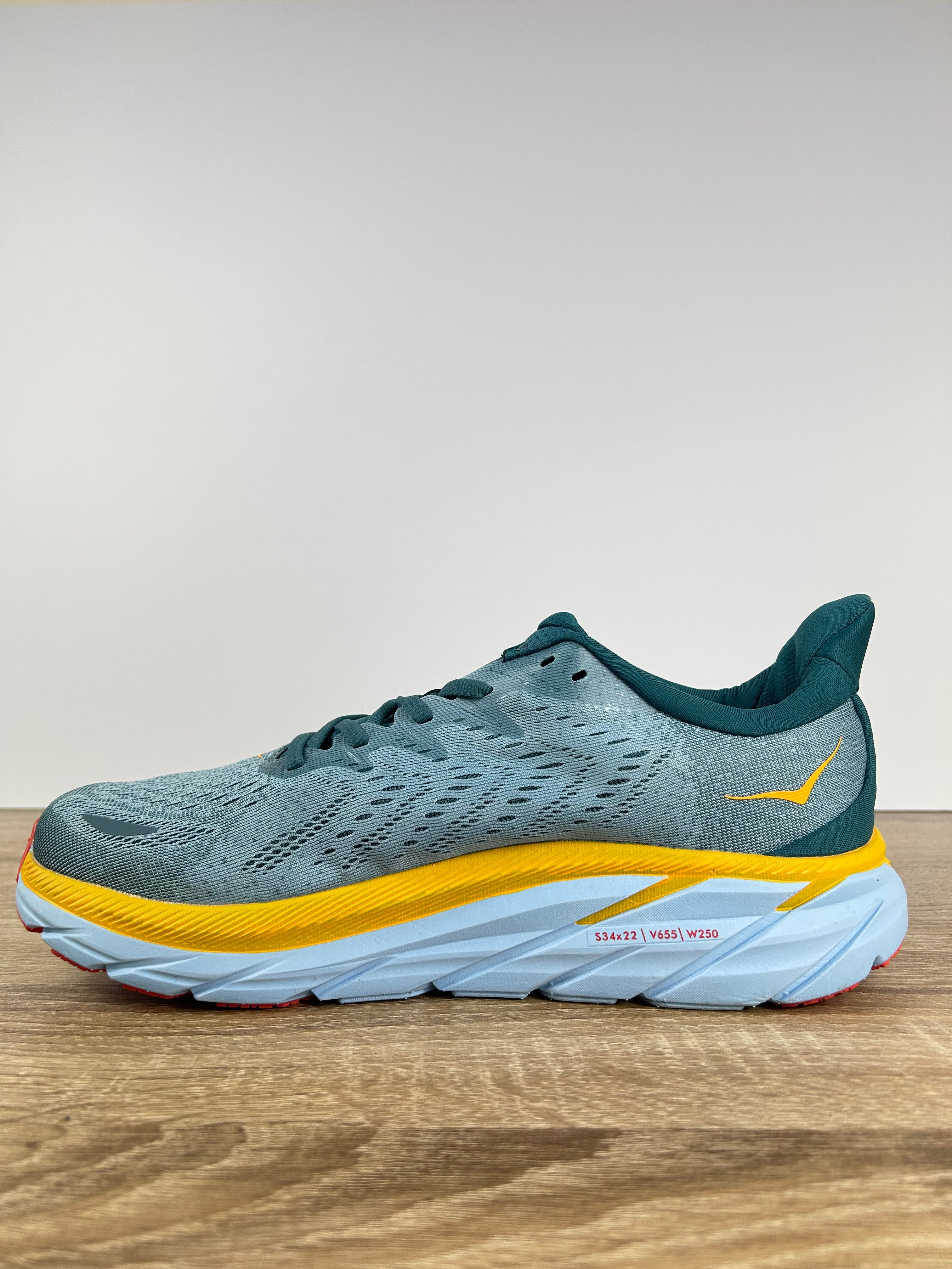 Hoka Clifton 8 Running Shoes - Size 9