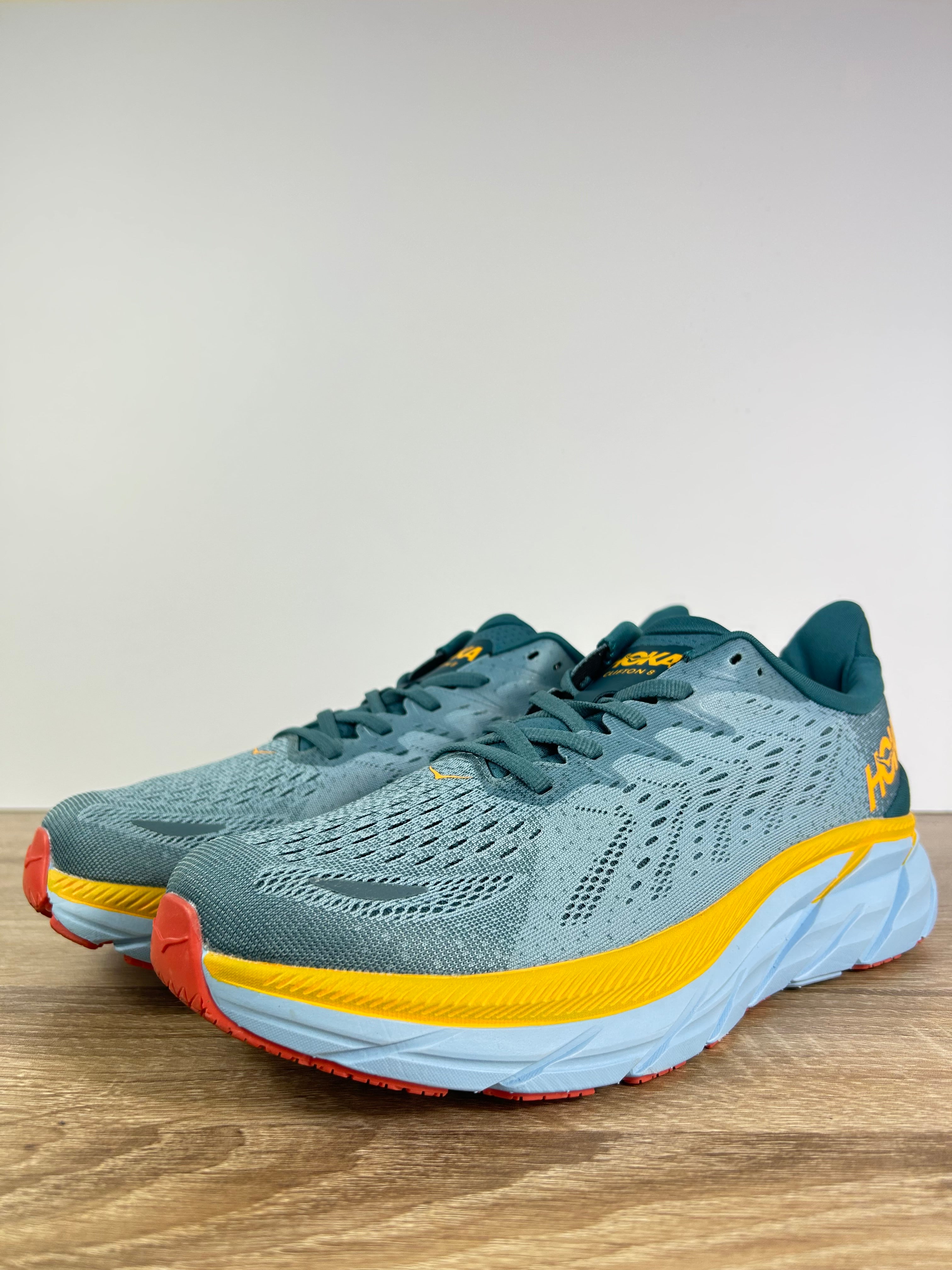 Hoka Clifton 8 Running Shoes - Size 9