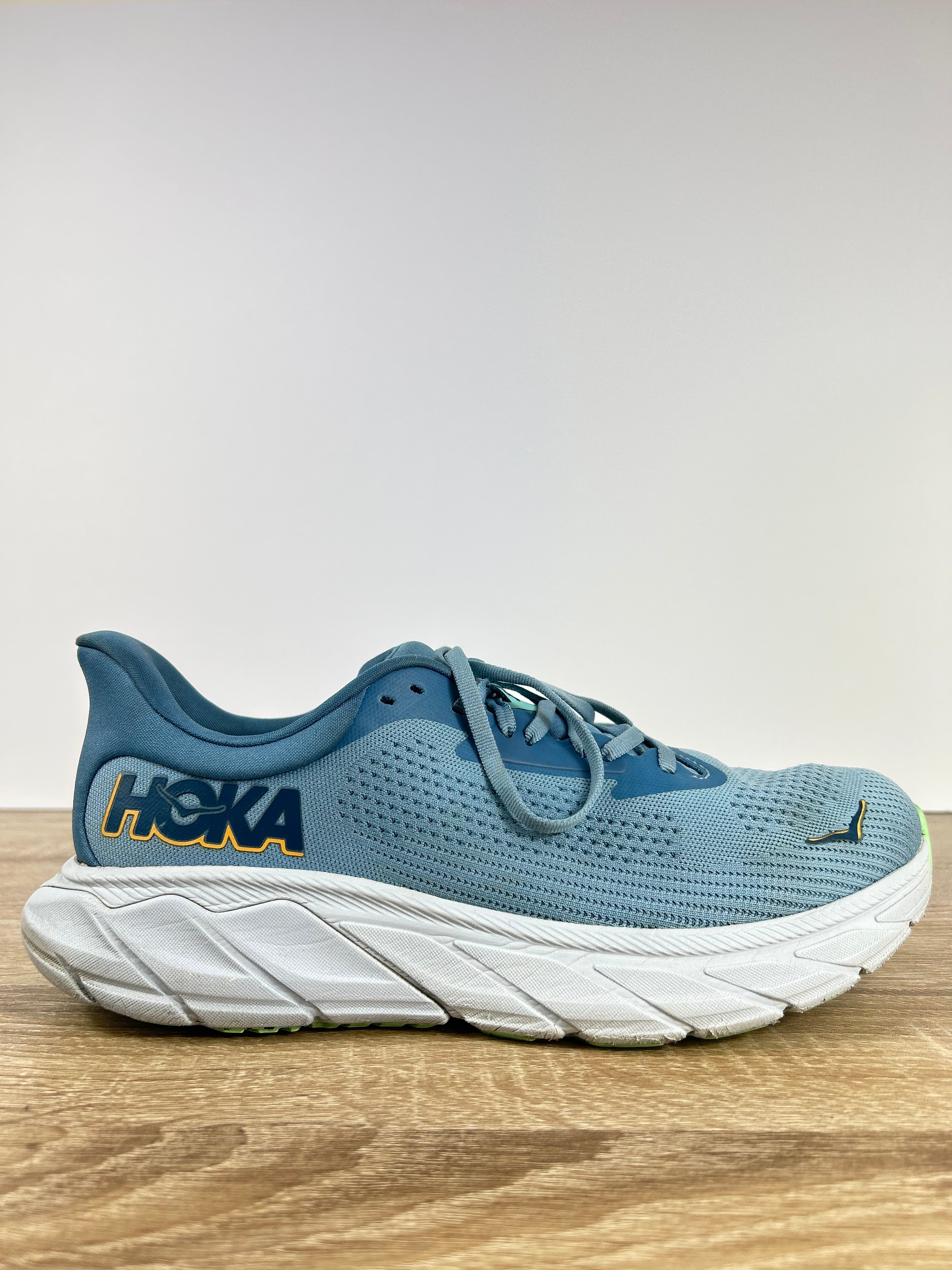 Hoka Arahi 7 Running Shoes - Size 8