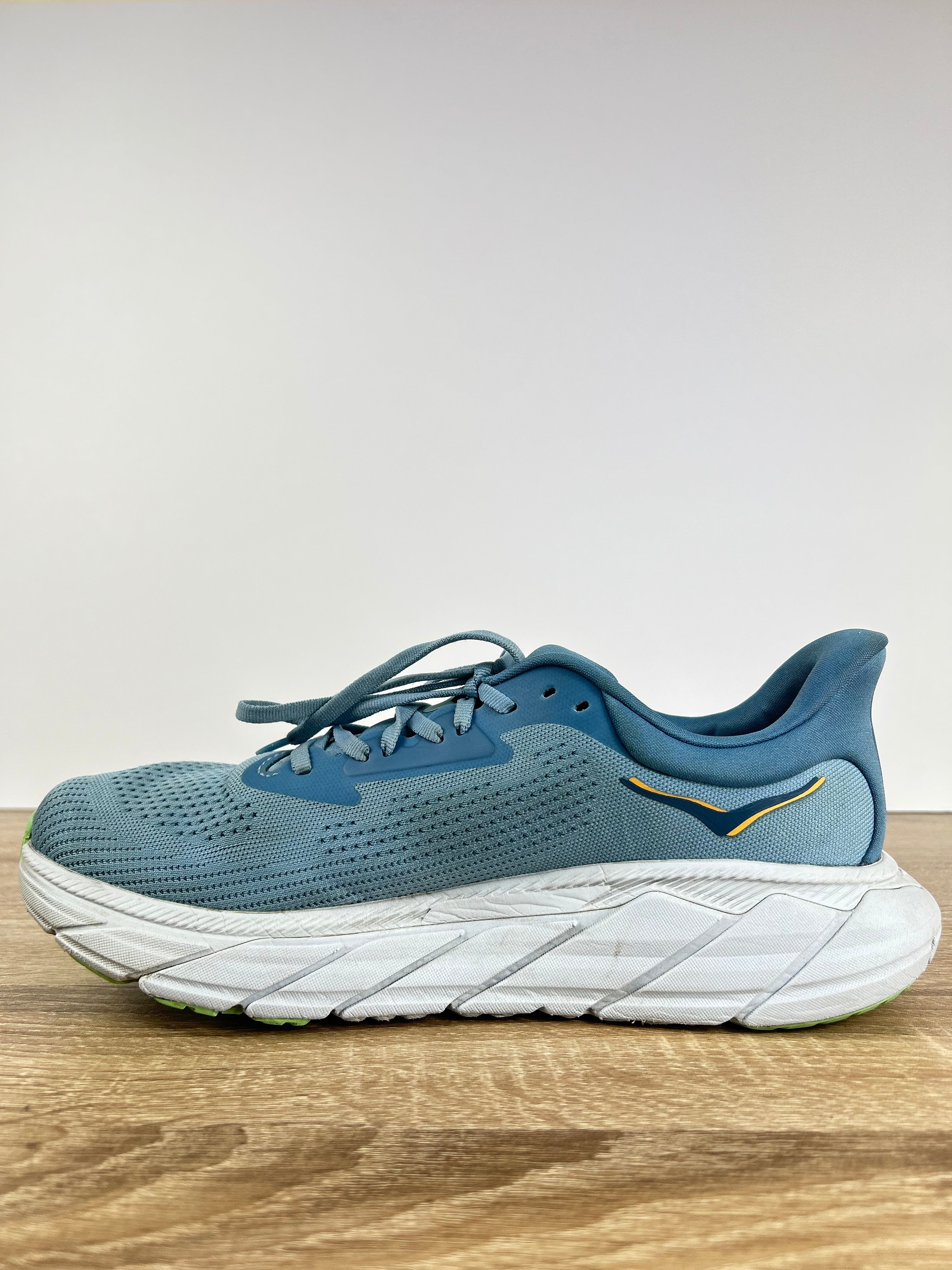 Hoka Arahi 7 Running Shoes - Size 8