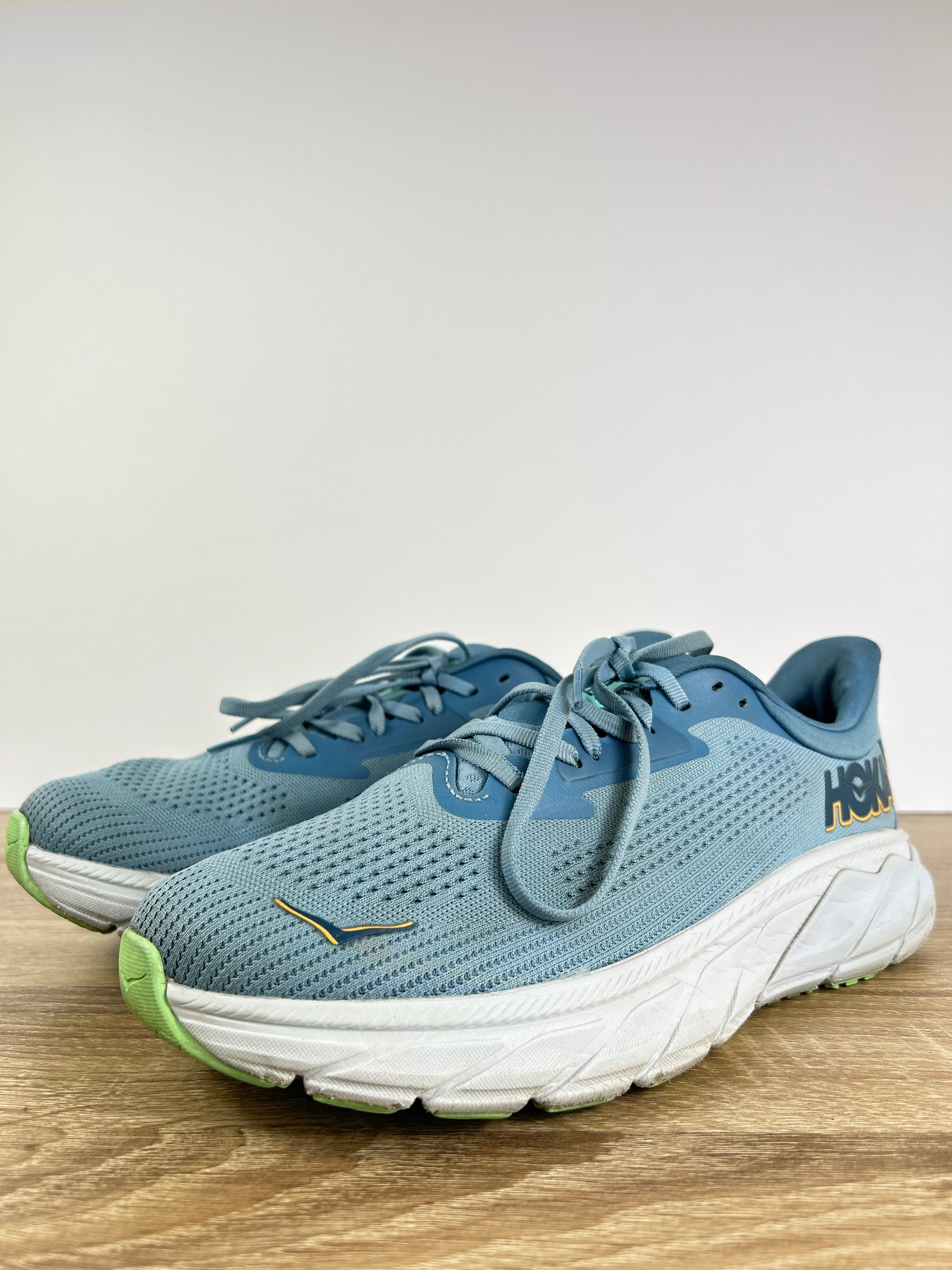 Hoka Arahi 7 Running Shoes - Size 8